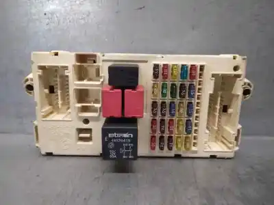 Pezzo di ricambio per auto di seconda mano scatola relè/fusibili per alfa romeo 147 (190) 1.6 16v cat riferimenti oem iam 51711428