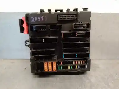Second-hand car spare part fuse box unit for opel vectra c caravan 1.9 16v cdti cat (z 19 dth / lrd) oem iam references 13205776