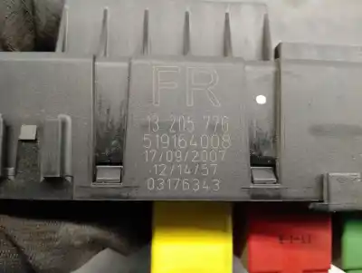 Second-hand car spare part fuse box unit for opel vectra c caravan 1.9 16v cdti cat (z 19 dth / lrd) oem iam references 13205776  519164008