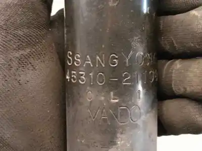 Second-hand car spare part rear left shock absorber for ssangyong rodius 2.7 turbodiesel cat oem iam references 4531021100  
