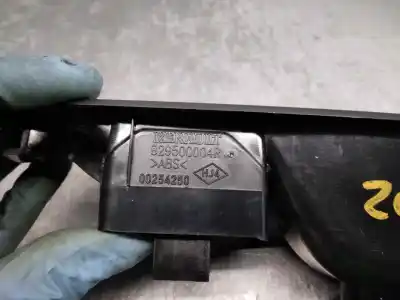 Pièce détachée automobile d'occasion commande de lève vitre arrière gauche pour renault fluence (l3_) 1.5 dci (l30d l30l l306 l33f l33l l33m l33v l33w) références oem iam 829500004r  