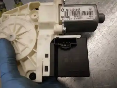 Peça sobressalente para automóvel em segunda mão elevador de vidros traseiro esquerdo por renault fluence (l3_) 1.5 dci (l30d l30l l306 l33f l33l l33m l33v l33w) referências oem iam 827210016r  