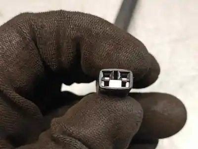 Second-hand car spare part front left knuckle for kia cee´d 1.6 crdi cat oem iam references 517152h100  