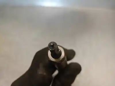 Second-hand car spare part injector for opel vectra c caravan 1.9 16v cdti cat (z 19 dth / lrd) oem iam references 0445110243  0445110243