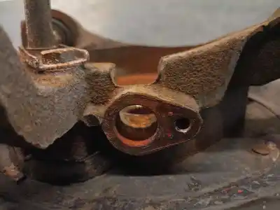 Pezzo di ricambio per auto di seconda mano snodo posteriore sinistro per ssangyong rodius 2.7 turbodiesel cat riferimenti oem iam 4591121000  