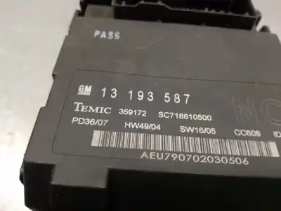Second-hand car spare part fuse box unit for opel vectra c caravan 1.9 16v cdti cat (z 19 dth / lrd) oem iam references 13223679  13223679