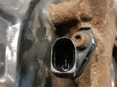 Автозапчасти б/у передняя правая кулачка за volkswagen caddy ka/kb (2c) 1.6 tdi ссылки oem iam 1k0407256aa  