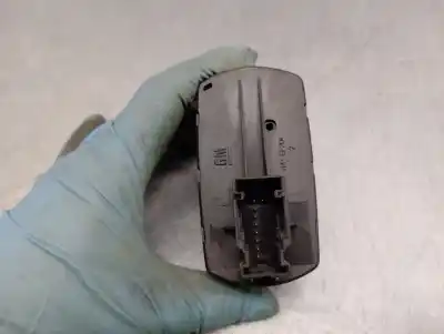 Second-hand car spare part left front power window switch for opel corsa d 1.3 16v cdti oem iam references 13258521aa  