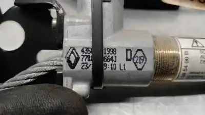 Автозапчастина б/у правий натяжач подушки безпеки для renault megane i scenic (ja0) 1.9 dti diesel cat посилання на oem iam 7700840664j  