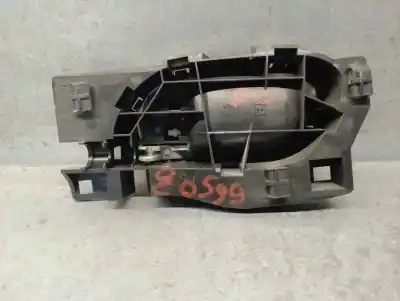 Peça sobressalente para automóvel em segunda mão puxador interior dianteiro direito por peugeot partner (s2) 1.6 16v hdi referências oem iam 96863075vv  