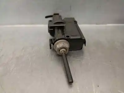 Pièce détachée automobile d'occasion couvercle extérieur du moteur carburant pour renault laguna iii 2.0 dci diesel cat références oem iam 8200305732  