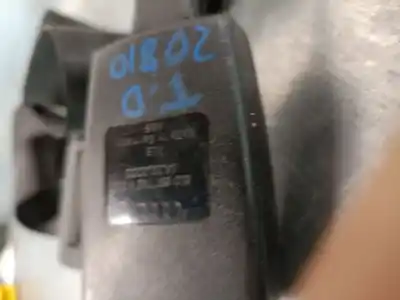 Автозапчасти б/у крюк для пояса за audi a3 (8l1) 1.8 t ссылки oem iam 8l0858676h  8l0858676h