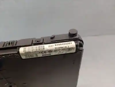Second-hand car spare part fuse box unit for renault megane ii sedán (lm0/1_) 1.5 dci (lm1e) oem iam references 8200433201 s118400140f siemens 