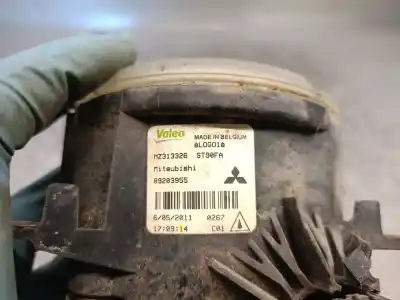 Автозапчастина б/у правий протитуман для mitsubishi montero (v80/v90) 3.2 di-d intense посилання на oem iam 89203955 mz313326 valeo 