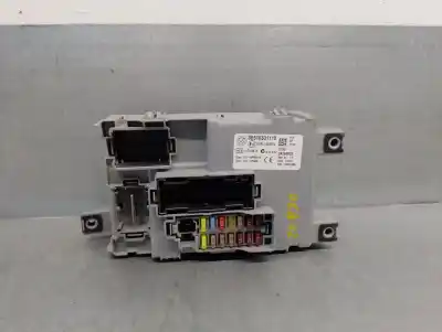 Peça sobressalente para automóvel em segunda mão caixa de fusíveis e relés por fiat doblo autobús (263_) 1.3 d multijet (263axc1a) referências oem iam 518331110