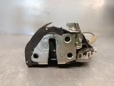 Second-hand car spare part Rear Right Door Lock for TOYOTA PRIUS (NHW30) 1.8 16V CAT OEM IAM references 6905047090  