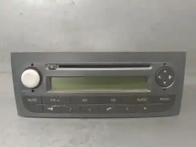 Peça sobressalente para automóvel em segunda mão Sistema De áudio / Rádio Cd por FIAT LINEA (323_, 110_) 1.3 D MULTIJET (323AXB11, 323AXB1A) Referências OEM IAM 7354555580  735469745