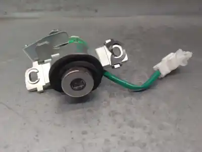 Автозапчастина б/у замок багажника / ворот для lexus is 2.5 16v cat (híbrido) посилання на oem iam 6905530480