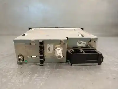 Second-hand car spare part audio system / radio cd for renault grand scénic ii (jm0/1_) 1.9 dci (jm14) oem iam references 8200562686b  8200562686