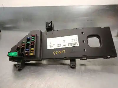 Pezzo di ricambio per auto di seconda mano Scatola Relè/fusibili per OPEL VECTRA C GTS (Z02) 3.0 CDTI (F68) Riferimenti OEM IAM 13181984 13199492 
