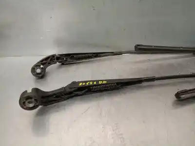 Second-hand car spare part front right windshield wiper arm for smart cabrio 0.8 cdi cat oem iam references a4518240128 a4518240128 a4518240228