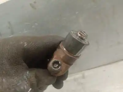 Second-hand car spare part injector for kia cee'd fastback (ed) 1.6 crdi 90 oem iam references 338002a900 0445110320 bosch 338002a900