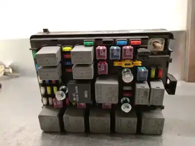 Second-hand car spare part FUSE BOX UNIT for KIA CARENS II MONOSPACE (FJ)  OEM IAM references 0K2FA67JB AK3704 0K2FA67JB2A