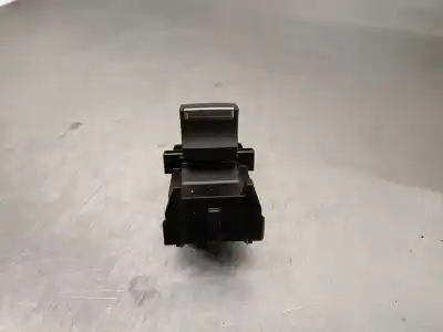 Автозапчастина б/у передній правий віконний вимикач для toyota corolla fastback (_e21_) 1.8 hybrid (zwe211) посилання на oem iam 8481002250  8481002250