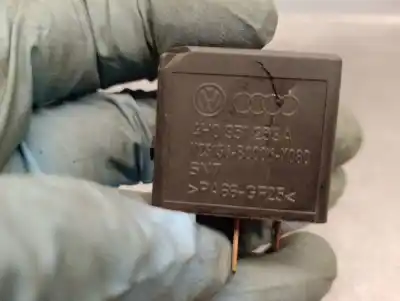 Second-hand car spare part relay for audi q3 (8ub, 8ug) 2.0 tdi quattro oem iam references 4h0951253a  