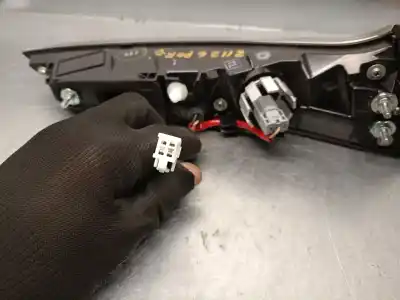 Автозапчастина б/у правий ліхтар для toyota corolla fastback (_e21_) 1.8 hybrid (zwe211) посилання на oem iam 8158102b80  8158102b80