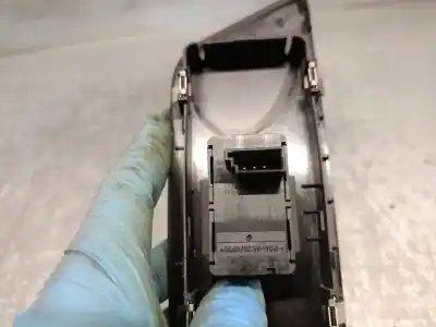 Second-hand car spare part right front power window switch for bmw x1 (e84) sdrive 18 d oem iam references 6935534  