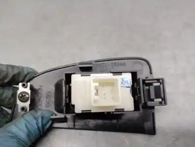 Tweedehands auto-onderdeel schakelaar rechts voor ruit voor toyota avensis sedán (_t25_) 2.0 (azt250_) oem iam-referenties 7423105140  8481005050