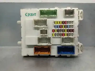İkinci el araba yedek parçası RÖLE/SIGORTA KUTUSU için FORD FOCUS III TURNIER  OEM IAM referansları F1DT14A073BF F1ET14014BME 