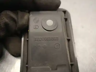 Автозапчастина б/у ліва задня внутрішня ручка для renault clio i (b/c57_, 5/357_) 1.2 (5/357y, 5/357k) посилання на oem iam 7700813585  