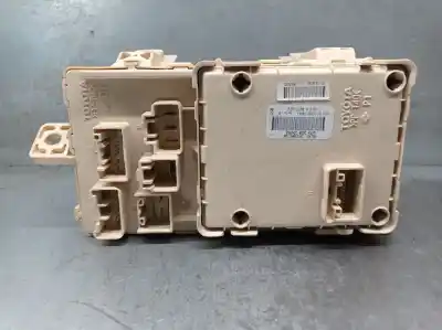 Second-hand car spare part fuse box unit for toyota avensis sedán (_t25_) 1.8 (zzt251_) oem iam references 905762  