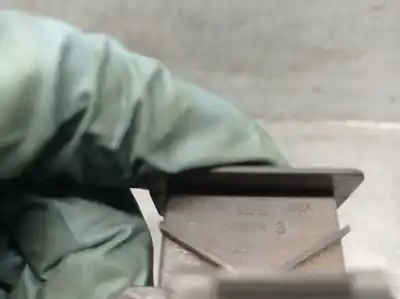 Peça sobressalente para automóvel em segunda mão botão / interruptor elevador vidro traseiro esquerdo por honda fr-v (be) 2.0 (be3) referências oem iam m20783  