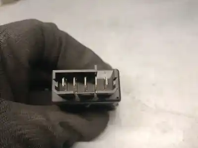 Автозапчасти б/у выключатель левого переднего окна за renault 19 ii (b/c53_) 1.8 (b/c538) ссылки oem iam 7700817337  