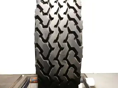 Pièce détachée automobile d'occasion pneu pour land rover defender (ld) 2.5 tdi références oem iam 7.50r16108-106n x 4x4 