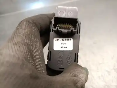 Автозапчастина б/у важіль ручного гальма для renault megane iv fastback (b9a/m/n_) 1.3 tce 140 (b9nb) посилання на oem iam 251752075r  251752075r