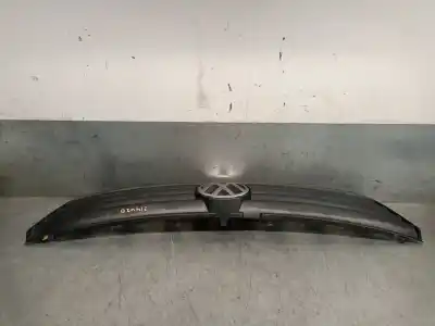 Автозапчасти б/у передняя решетка за vw passat b5 (3b2) 1.9 tdi ссылки oem iam 3b0853653c  3bd853651