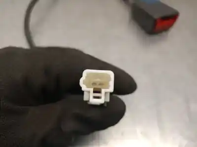 Автозапчасти б/у левый передний крюк ремня за kia stonic (yb) 1.0 t-gdi ссылки oem iam 88830h8000wk  