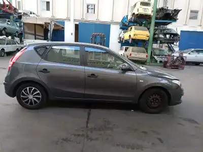 Second-hand car spare part right rear winglet for kia stonic (yb) 1.0 t-gdi oem iam references 87744h8400