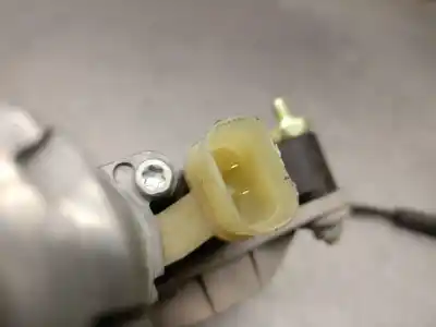 Second-hand car spare part passenger side right window regulator for kia stonic (yb) 1.0 t-gdi oem iam references 82402h8100  