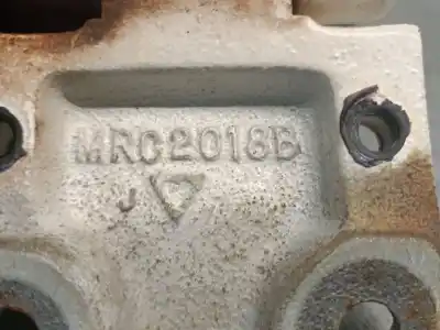 Second-hand car spare part hinge for land rover defender (ld) 2.5 tdi oem iam references mrc2018b  mxc8284