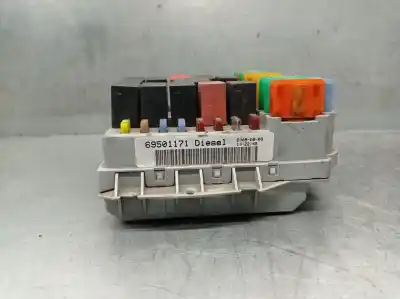 Pezzo di ricambio per auto di seconda mano scatola relè/fusibili per iveco daily iv furgón 35c12 v, 35c12 v/p, 35s12 v, 35s12 v/p riferimenti oem iam 69501171  