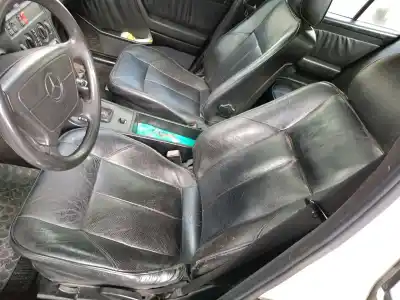 Автозапчасти б/у левая задняя противотуманная фонарь за kia ceed tourer (cd) 1.0 t-gdi ссылки oem iam 92405j715  