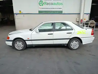 Автозапчастина б/у правий задній протитуман для kia ceed tourer (cd) 1.0 t-gdi посилання на oem iam 92406j715  92406j715