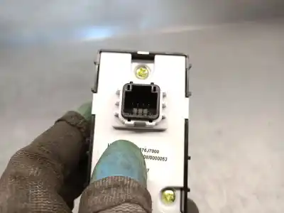 Peça sobressalente para automóvel em segunda mão botão / interruptor elevador vidro dianteiro direito por kia ceed tourer (cd) 1.0 t-gdi referências oem iam 93575j7000  93581j7050