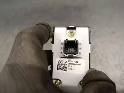 Peça sobressalente para automóvel em segunda mão botão / interruptor elevador vidro traseiro esquerdo por kia ceed tourer (cd) 1.0 t-gdi referências oem iam 93580j7050  93580j7050