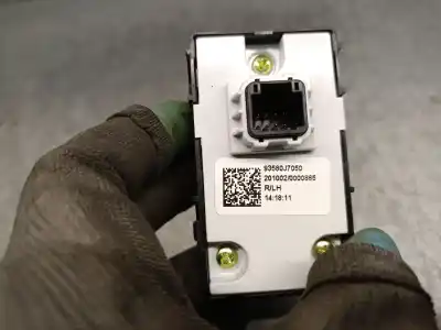 Peça sobressalente para automóvel em segunda mão botão / interruptor elevador vidro traseiro esquerdo por kia ceed tourer (cd) 1.0 t-gdi referências oem iam 93580j7050  93580j7050